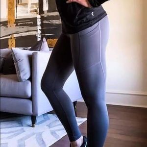 ZYIA Pearl Gray Pocket Leggings